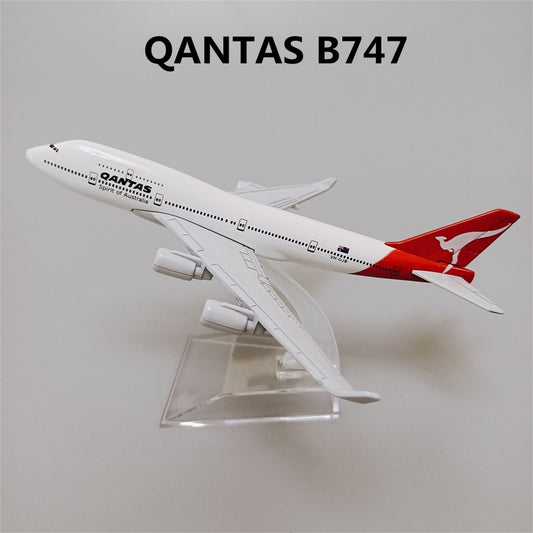 16cm/6.3" QANTAS B747 (NoGear)