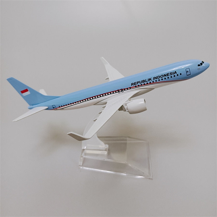 16cm/6.3" Republik Indonesia B737 (NoGear)