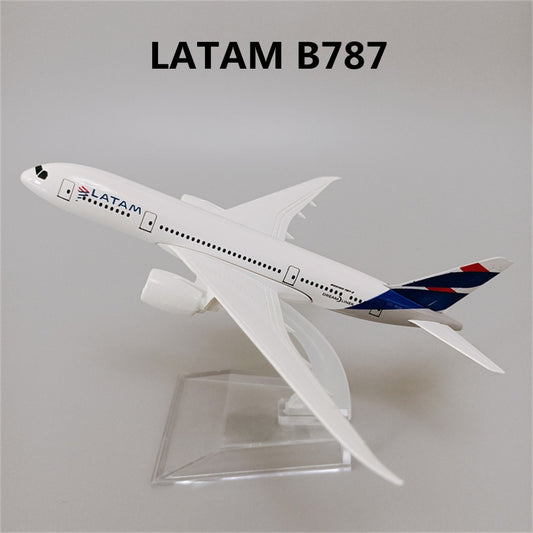 16cm/6.3" LATAM B787  (NoGear)