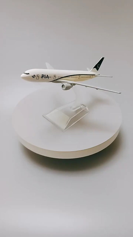 16cm/6.3" PIA Pakistan Airlines B777 (NoGear)